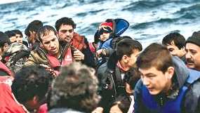 EU gets 1 m migrants in 2015, smugglers seen making $1 b