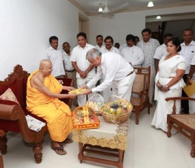 PM visits Anuradhapura