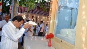 President engages in religious activities in Vajirarama Viharaya