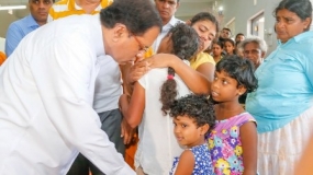 President visits Aranayake landslide areas