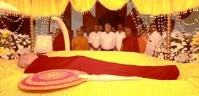PM pays last respects