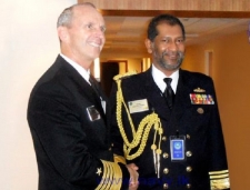 SL Navy Commander meets US Naval Ops Chief