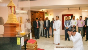 President worships Sacred Kapilavasthu Relics at Indian national museum