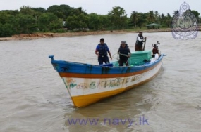 SL Navy assist distressed Indian fishermen