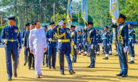SLAF Combat Training School honoured with President’s Colours