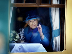 Queen Elizabeth II surpasses Queen Victoria&#039;s long reign