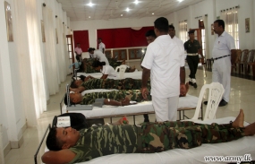 Troops Donate Blood for Patients in Jaffna Teaching Hospital
