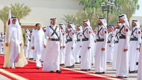 Emir of Qatar warmly welcomes the President