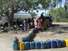 SL Navy distributes drinking water to drought affected on a daily basis
