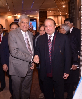 PM Wickremesinghe and PM Nawaz Sharif hold discussions
