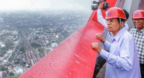 President inspects Lotus Tower construction