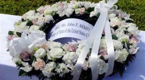 US Secretary of State John Kerry visits Hiroshima memorial 7 decades after atomic bomb