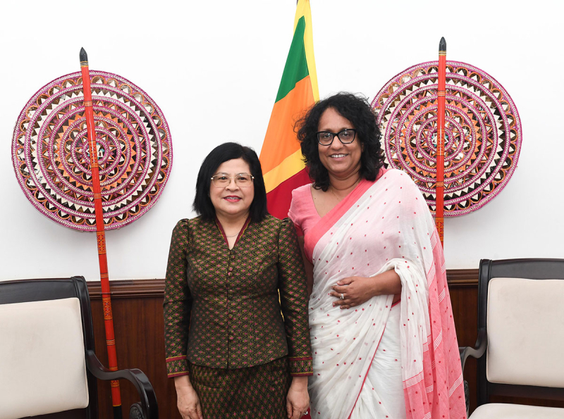 Prime Minister Discusses Bilateral Cooperation with Ambassador of Cambodia