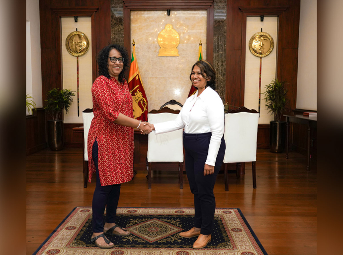 Dr. Nadisha Chandrasena, recipient of a Global Award for Intellectual Property, meets the Prime Minister