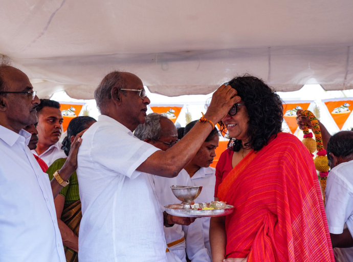 Prime Minister participates annual Aadi Vel Festival of the Shri Kathirvelayuthaswamy Kovil in Sammankodu Colombo,