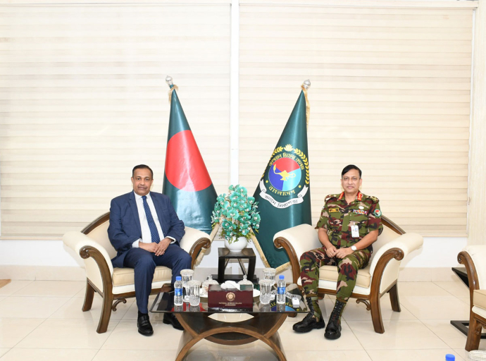 High Commissioner of Sri Lanka to Bangladesh delivers a lecture at the National Defence College in Dhaka