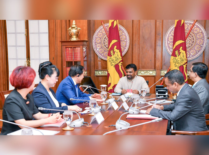 President Meets Heads of Vietnam’s ROX Group