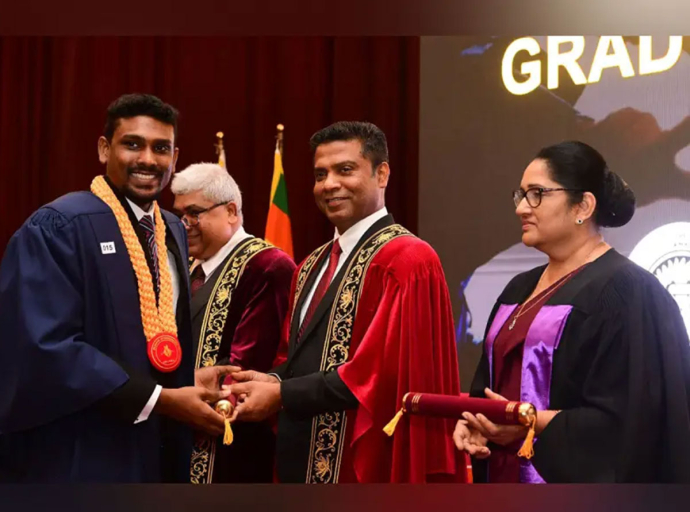 Higher Diplomas awarded to 163 supplementary medical professionals