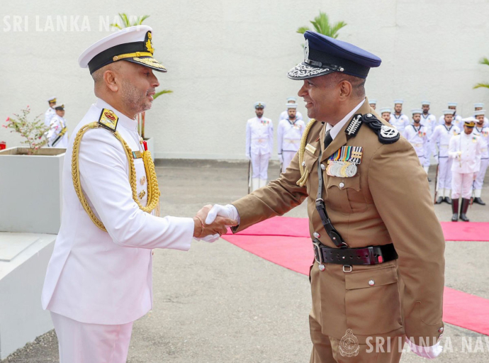 Inspector General of Police calls on Commander of the Navy