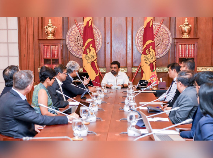 President Meets New Board of the Ceylon Chamber of Commerce