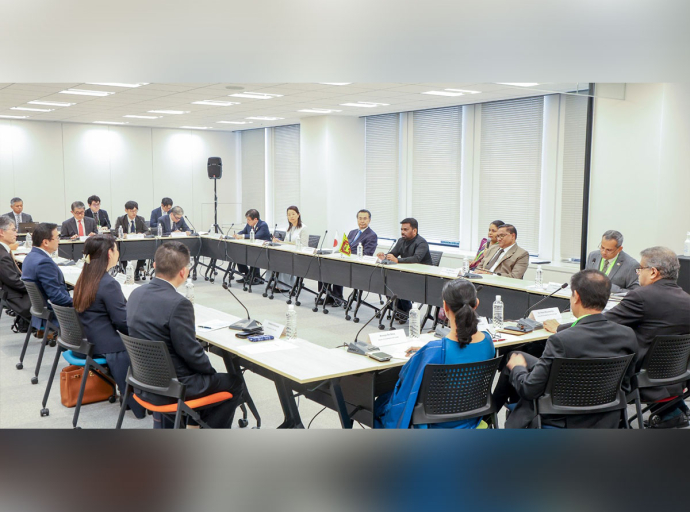 President holds discussions with prominent Japanese business leaders