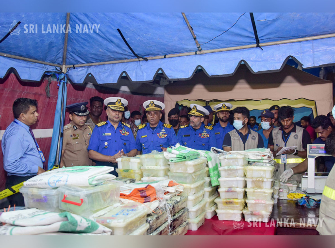 Navy takes hold of over 839kg of heroin, methamphetamine and hashish in southern waters 