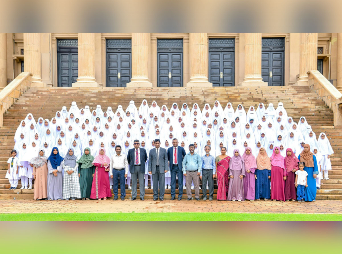 Students of Kahatowita Muslim Girls’ School, Gampaha Visit the Presidential Secretariat