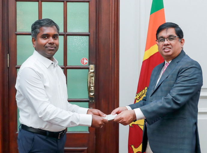 A donation of Rs. 5 million from Rekhas Sri Jewellery to the ‘Rebuilding Sri Lanka’ Fund