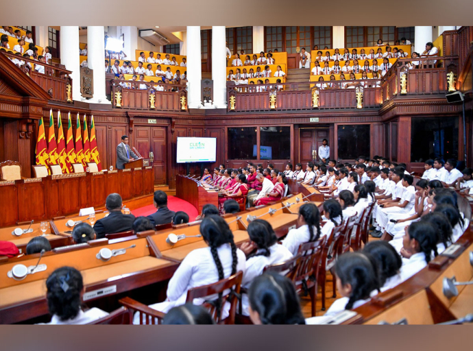 Students from Beminiwaththa Maha Vidyalaya Visit the Presidential Secretariat and President’s House