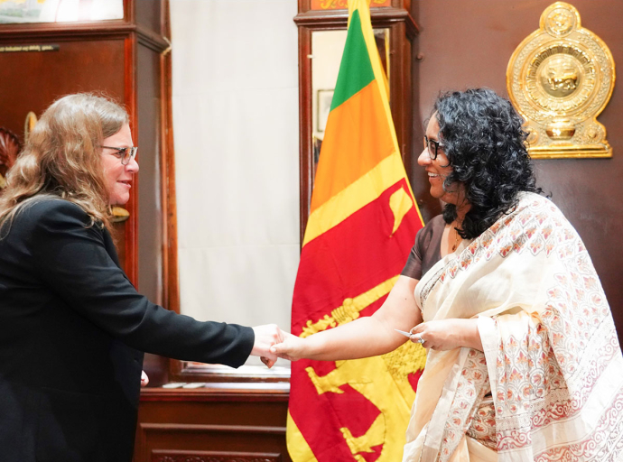 The Prime Minister met with the newly appointed ADB Country Director to Sri Lanka