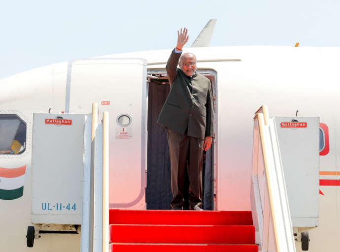  Indian Vice President Departs the Island after Concluding Two-Day Official Visit