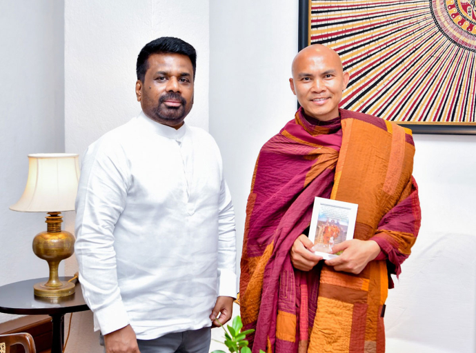 Ven.  Pannakara Thero Meets the President Following the Conclusion of the “Ehipassiko” Peace Walk