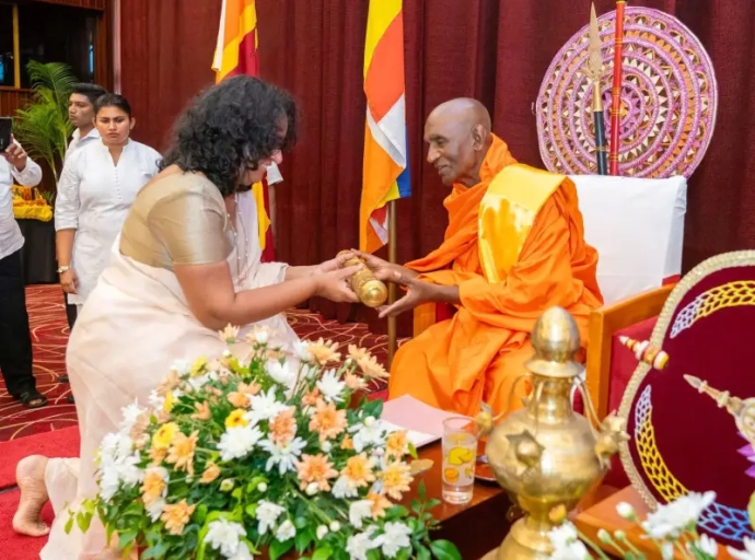 Venerable Walpola Vimalagnana Thero was conferred the title of Mahanayaka