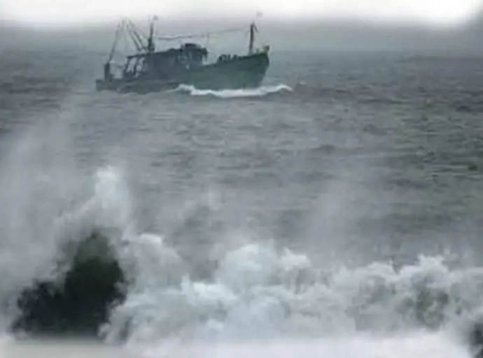 Fishermen Advised Not to Venture into Sea as Rough Conditions Prevail