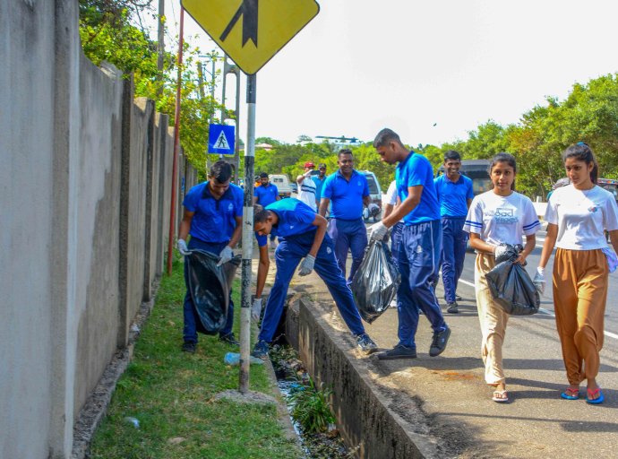 Navy joins ‘Aththama’ National Cleanliness Day programme