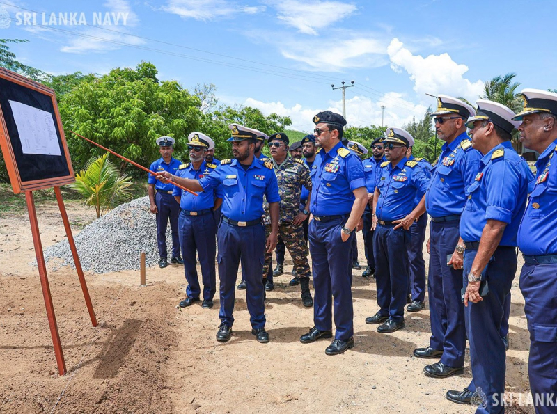 Sec Navy Navy Commander Inspects Southern Naval Command