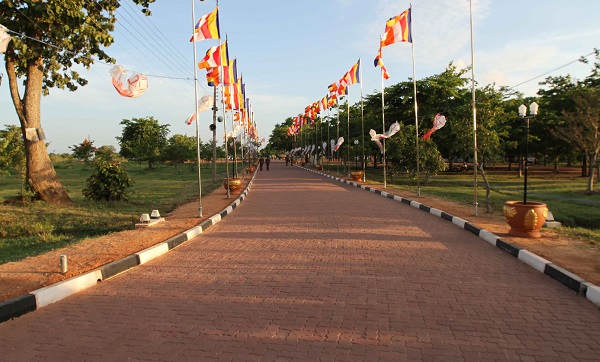 Developed road Polonnaruwa 6