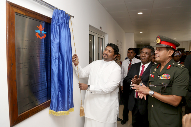 State Minister declares open new facilities at KDU 20151210 03p6