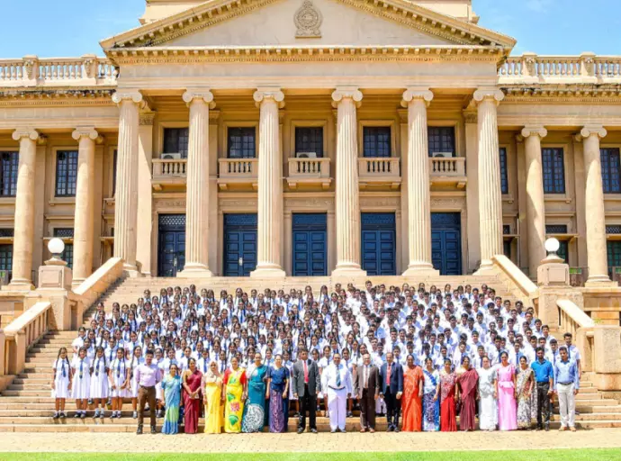 Students of Nittambuwa Sanghabodhi National School Visit President’s House