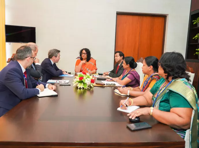 A meeting between the Prime Minister and UNICEF Representatives