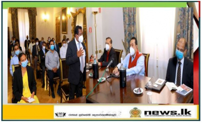 Sri Lankans Gathered to meet the Prime Minister Mahinda Rajapaksa in Italy