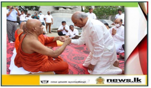 Foreign relations minister Dinesh Gunawardhana receives blessings from Maha Sanga