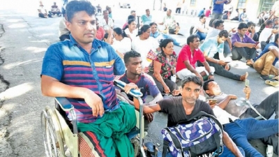 Disabled soldiers call off protest