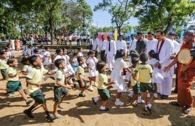President Opens Children’s Park in Embilipitiya New Town.
