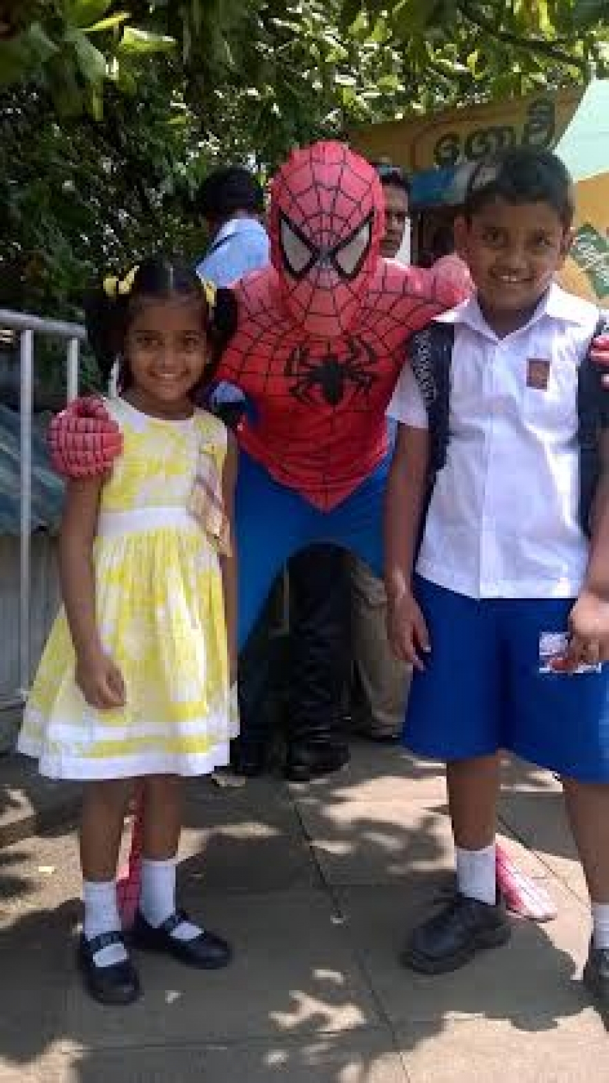 Spider-Man and Electro Were Spotted in Colombo