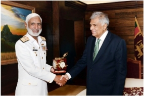 Pakistan Navy Chief calls on Prime Minister