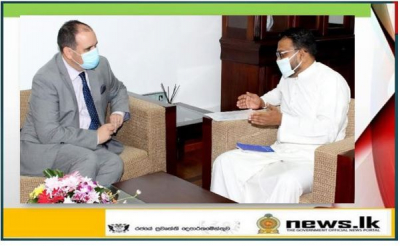State Minister of Regional Cooperation Tharaka Balasuriya and High Commissioner of New Zealand to Sri Lanka discuss means of strengthening economic ties between the two countries