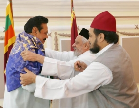 Indian Islamic spiritual Leader Bless the President