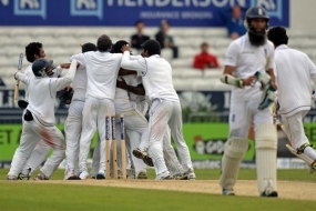 Sri Lanka best England with just one ball to spare