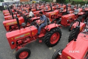 Sri Lanka police seize 26 tractors  used to smuggle drugs